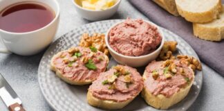 Recept na chutnou a zdravou veganskou pomazánku z červených fazolí a vlašských ořechů