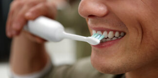 Zuby ovlivňují zdraví celého těla. Dentální hygienistka radí, jak předcházet vzniku komplikací spojených se špatným stavem zubů a dásní