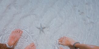 Těžké a oteklé nohy v letních vedrech: Jak ulevit cévnímu systému